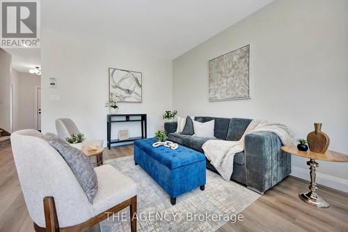 #504 -361 Quarter Town Line, Tillsonburg, ON - Indoor Photo Showing Living Room