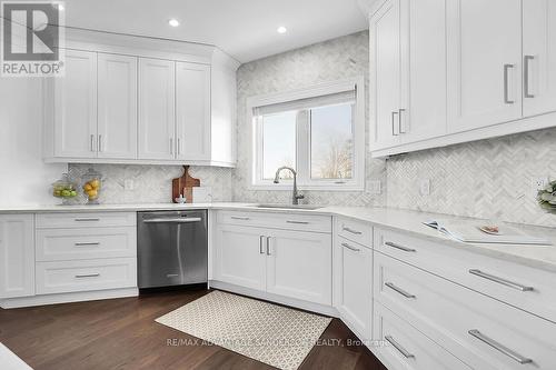 23790 Denfield Road, Middlesex Centre, ON - Indoor Photo Showing Kitchen With Upgraded Kitchen