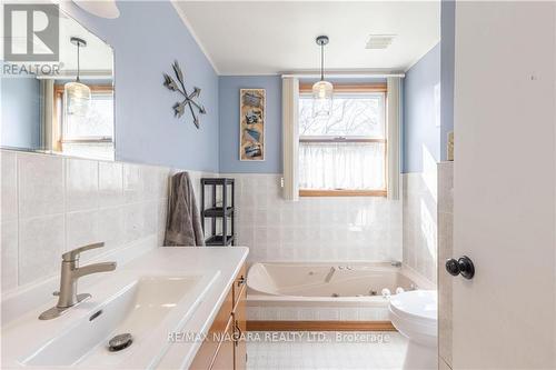 4155 15Th St, Lincoln, ON - Indoor Photo Showing Bathroom