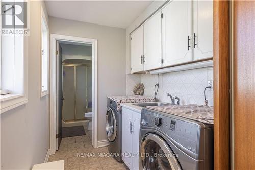 4155 15Th Street, Lincoln, ON - Indoor Photo Showing Laundry Room