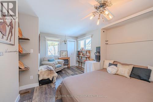 985 Lakeshore Rd E, Oro-Medonte, ON - Indoor Photo Showing Bedroom