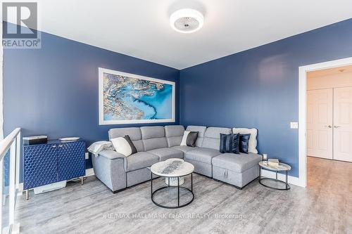 #302 -6 Toronto St, Barrie, ON - Indoor Photo Showing Living Room