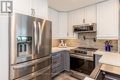 302 - 6 Toronto Street, Barrie, ON - Indoor Photo Showing Kitchen With Stainless Steel Kitchen With Upgraded Kitchen