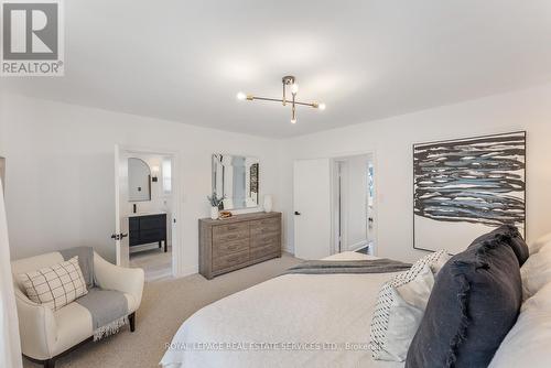 105 Baby Point Rd, Toronto, ON - Indoor Photo Showing Bedroom