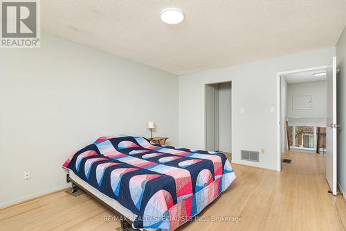 768 Thistle Down Crt, Mississauga, ON - Indoor Photo Showing Bedroom