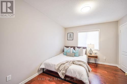 4770 Deforest Crescent, Burlington, ON - Indoor Photo Showing Bedroom