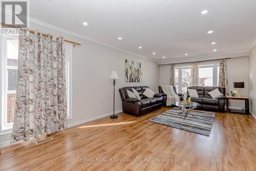 36 Blackthorn Lane, Brampton, ON - Indoor Photo Showing Living Room