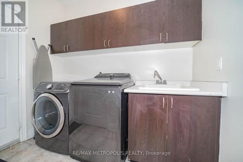 570 Kingsfield Loop, Oshawa, ON - Indoor Photo Showing Laundry Room