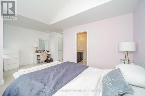 570 Kingsfield Loop, Oshawa, ON - Indoor Photo Showing Bedroom