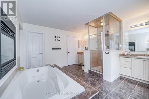 570 Kingsfield Loop, Oshawa, ON - Indoor Photo Showing Bathroom