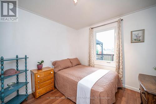 6582 Yonge Street, Innisfil, ON - Indoor Photo Showing Bedroom