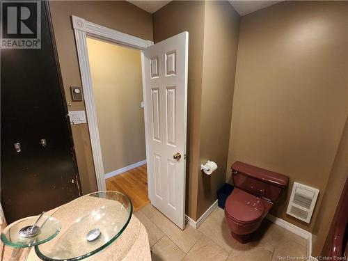 42 Thibaudeau Avenue, Edmundston, NB - Indoor Photo Showing Bathroom