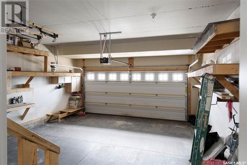 5424 Green Apple Drive E, Regina, SK - Indoor Photo Showing Garage