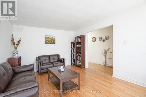 8 Iangrove Terrace, Toronto, ON - Indoor Photo Showing Living Room