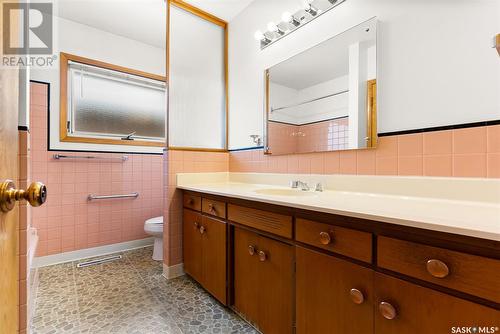 3170 25Th Avenue, Regina, SK - Indoor Photo Showing Bathroom
