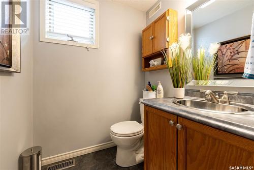 5019 Primrose Lane, Regina, SK - Indoor Photo Showing Bathroom