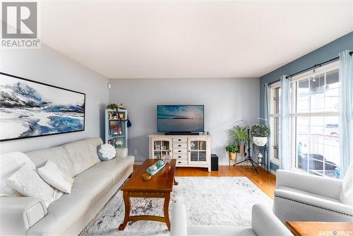 5019 Primrose Lane, Regina, SK - Indoor Photo Showing Living Room