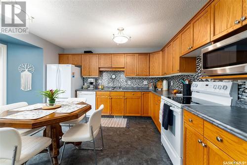 5019 Primrose Lane, Regina, SK - Indoor Photo Showing Kitchen With Double Sink