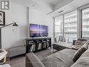 609 - 508 Wellington Street W, Toronto, ON  - Indoor Photo Showing Living Room 