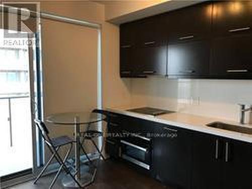 3007 - 1080 Bay Street, Toronto, ON - Indoor Photo Showing Kitchen