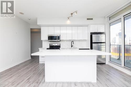 4307 - 55 Bremner Boulevard, Toronto, ON - Indoor Photo Showing Kitchen With Upgraded Kitchen
