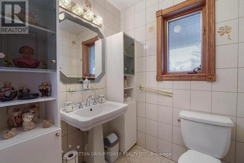 531 Lauder Avenue, Toronto, ON - Indoor Photo Showing Bathroom