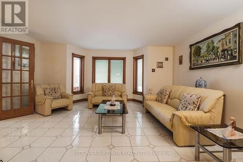 531 Lauder Avenue, Toronto, ON - Indoor Photo Showing Living Room