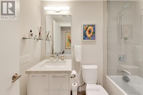 #206 -3 Southvale Dr, Toronto, ON - Indoor Photo Showing Bathroom