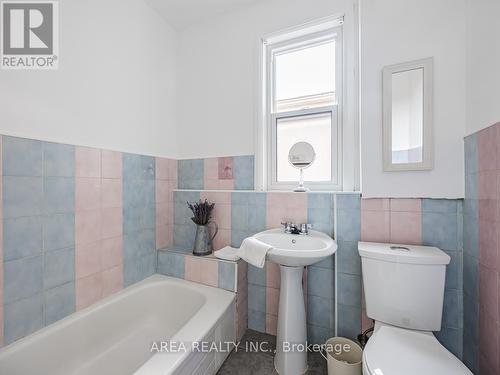 231 Beatrice Street, Toronto, ON - Indoor Photo Showing Bathroom