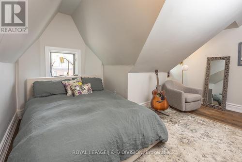 40 Bernard Ave, Toronto, ON - Indoor Photo Showing Bedroom