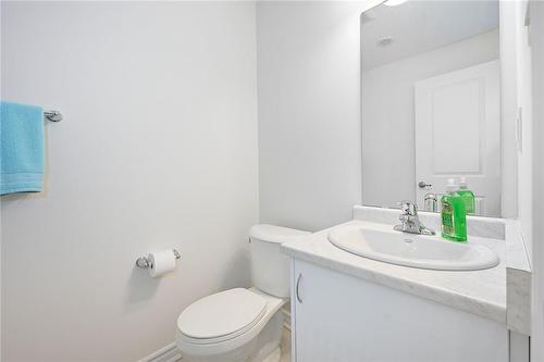 305 Garner Road W|Unit #17, Ancaster, ON - Indoor Photo Showing Bathroom