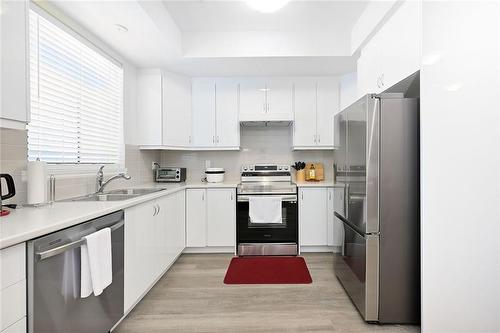 305 Garner Road W|Unit #17, Ancaster, ON - Indoor Photo Showing Kitchen With Double Sink