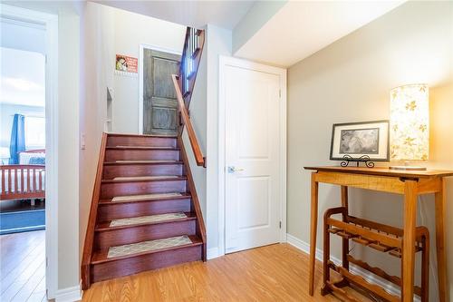 4245 Academy Street, Beamsville, ON - Indoor Photo Showing Other Room