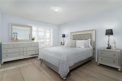 98 Shoreview Place|Unit #19, Stoney Creek, ON - Indoor Photo Showing Bedroom