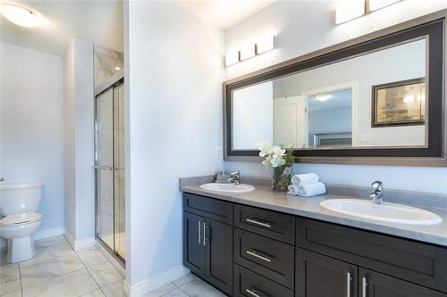 98 Shoreview Place|Unit #19, Stoney Creek, ON - Indoor Photo Showing Bathroom