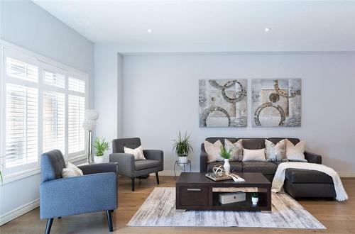 98 Shoreview Place|Unit #19, Stoney Creek, ON - Indoor Photo Showing Living Room