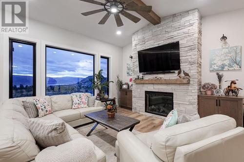 17503 Sanborn Street, Summerland, BC - Indoor Photo Showing Living Room With Fireplace