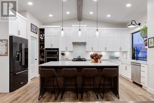 17503 Sanborn Street, Summerland, BC - Indoor Photo Showing Kitchen With Upgraded Kitchen