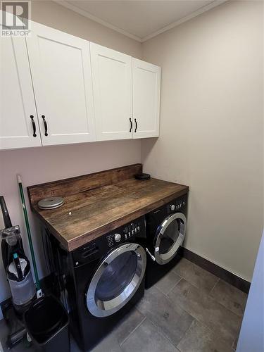 664 Albert Street, Wallaceburg, ON - Indoor Photo Showing Laundry Room