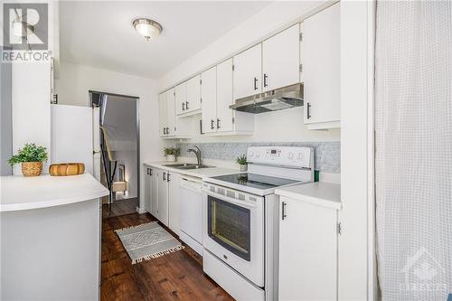 50 Peary Way, Ottawa, ON - Indoor Photo Showing Kitchen With Double Sink