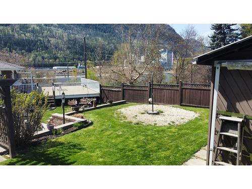 3583 Broadwater Rd, Robson, BC - Outdoor