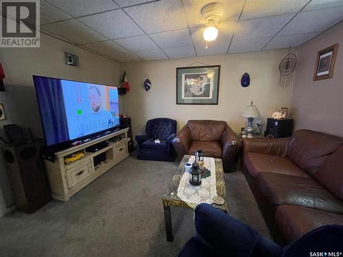 819 H Avenue N, Saskatoon, SK - Indoor Photo Showing Living Room
