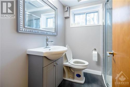 356-360 Levis Avenue, Ottawa, ON - Indoor Photo Showing Bathroom