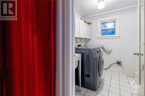 356-360 Levis Avenue, Ottawa, ON - Indoor Photo Showing Laundry Room