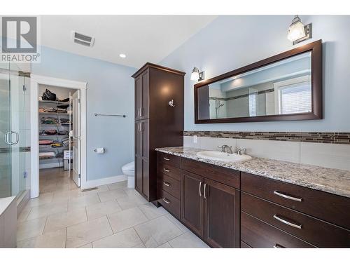 470 Trumpeter Road, Kelowna, BC - Indoor Photo Showing Bathroom