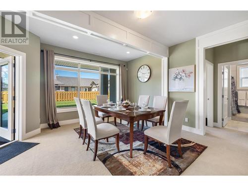 470 Trumpeter Road, Kelowna, BC - Indoor Photo Showing Dining Room