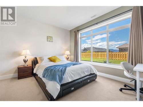 470 Trumpeter Road, Kelowna, BC - Indoor Photo Showing Bedroom