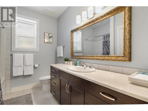 470 Trumpeter Road, Kelowna, BC - Indoor Photo Showing Bathroom