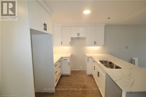 754 18Th Street, Hanover, ON - Indoor Photo Showing Kitchen With Double Sink