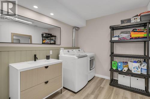416 Woodpark Court, Kelowna, BC - Indoor Photo Showing Laundry Room
